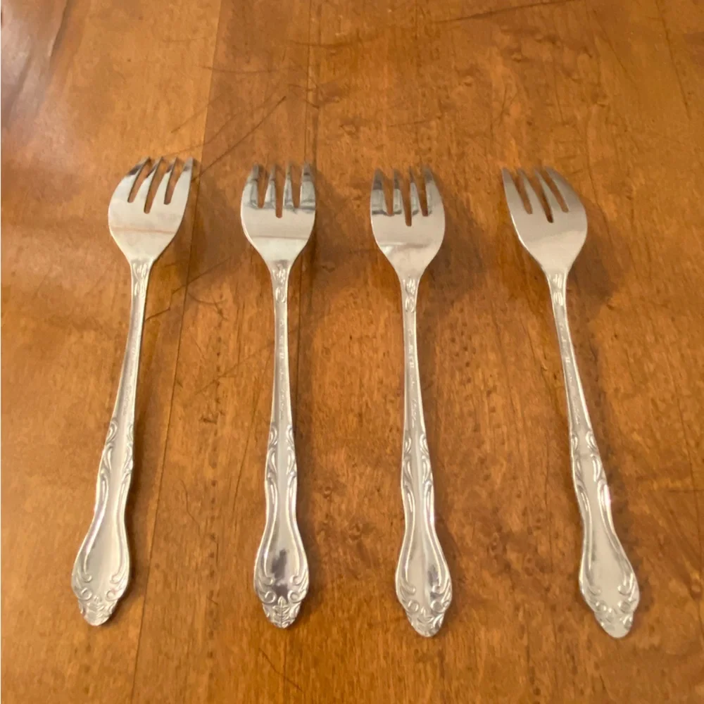 Victoria Stainless Steel Flatware Japan 4 Forks